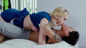 Blonde Babe Chloe Couture and Tatted Beauty Honey Gold Make out and Love Each Other