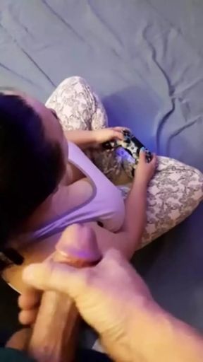 Surprise facial for gaming step sister and flinches