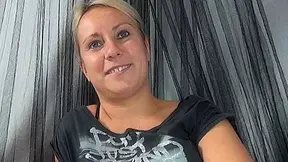 Pussyshow... Christina - Blonde Amateur Solo Model Toying Pussy