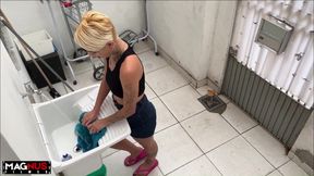 Housewife Giving Blowjob to Stranger