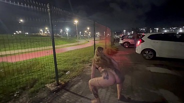 PRlMAS TARADAS POR SEXO DÃO A BUCETINHA PARA DESCONHECIDOS NO ESTACIONAMENTO DO SUPERMERCADO GERAL OLHANDO !! O que você faria?