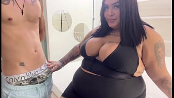 A BBW Dry Alves me chamou para uma bela foda na sua suite , n&atilde_o resisti e comi a sua grande buceta carnuda