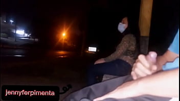 s&eacute_rio!! eu corro o risco de colocar meu pau na frente dessa jovem esperando o &ocirc_nibus... como ela vai reagir?