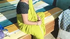 Indian housewife gets a surprise blowjob