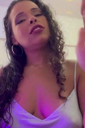 Hiee, How Are You? I'm Online, if You Need Anything, Count on Me, Kisses