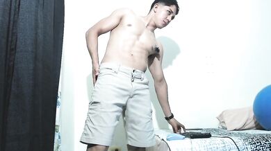 ninfómana visita el show en busca de placer, y muestro regalo de una suscriptora.. (lo mas Hot, Solo en OnlyF)