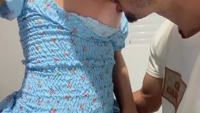 gozei dando de frente pro pauzudo. minha porra saiu tao grossa! estava a dias sem gozar. ele chupa meu peito como ninguem!