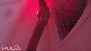 Kendra Cole takes a sexy shower!