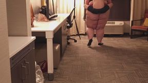 SSBBW Gives 125 Pound Athlete a Piggyback Ride