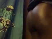 Amateur practice twerking