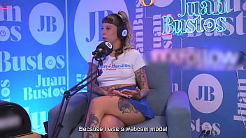 8 orgasmos de Esencia Migrante LATINA de GRAN CULO termina haciendo GARGANTA PROFUNDA en Juan Bustos Podcast