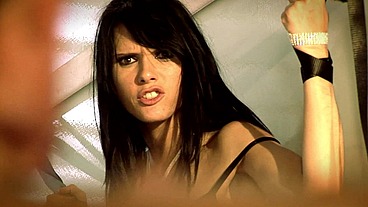 Jennifer Dark Rubs On Maya Gates Pussy To Make Her Cum During Anal