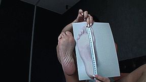 Different foot sizes (1920x1080 HD) MOV