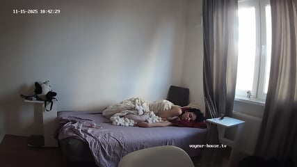 Guest bedroom camera at Smurfeta reallifecam apartment at Voyeur-03 needitat