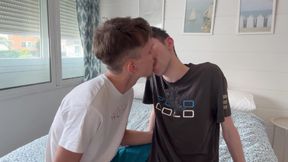 A Twink Gives Don't Forget