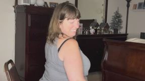 Giantess MILF SeductiveGenX Ass Worship & Fart Slave Humiliation Fantasy