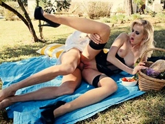 Close up with blonde hottie blowing a large dick