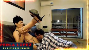 perla lopez- esposa ninfomana nos muestra porque se coje a 3 o 4 por dia mientras el marido mira