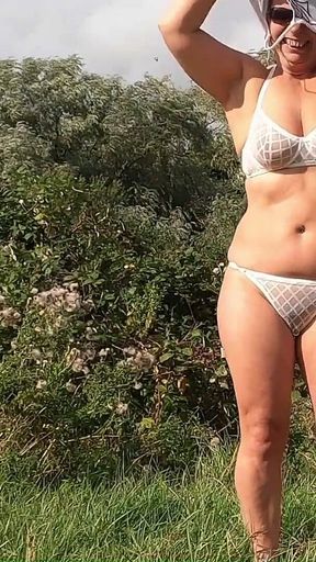 Kinky Couple - Outdoor Corn Field Big Ass Curvy Wife Cowgirl Sex POV