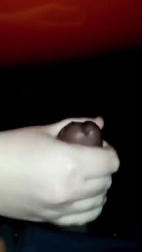 YoungEnglishBBW outdoor dodding handjob