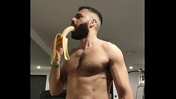 Don&#039_t forget to eat a banana after working out