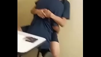 Pendejitos en la escuela no aguantan nada