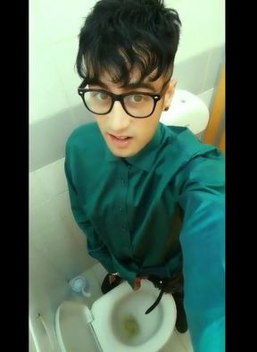 Teen Pisses 5 Times at the Public Toilets in One Day Challenge