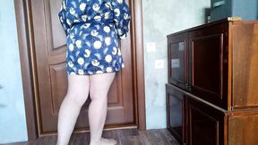 Mature milf makes virgin courier cum