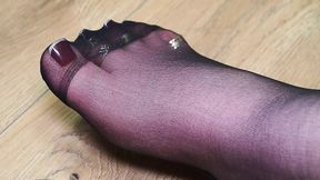 My Foot Size 40: a Slave Under My Complete Power and Submission