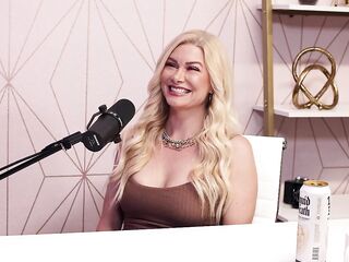 Serene Siren: Crowdfunded Boob Jobs, Undressed Wrestling & How to Please ANY Woman!