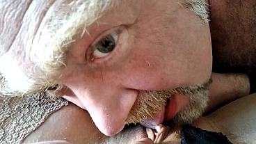 Sophisticated games with the cunt of my beloved woman! Pussy liking, clit rubbing and many other )) Hot MILF pov .!.