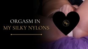 Orgasm In My Pantyhose