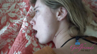 Haley Reed thực hiện màn oral sex nóng bỏng rồi cùng Rainy Day Jordan tham gia màn quan hệ hậu môn cuồng nhiệt