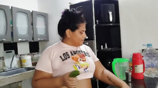 Orgasme &#8211; Une femme au foyer latina BBW de 18 ans se fait sodomiser jusqu&#39;à l&#39;orgasme anal