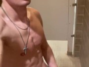 Caught CUMMING in a busy gym😳💦