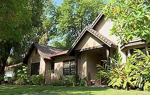 Lia lor, house rules scene