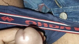 Distracție vintage în baie POV: tineri indieni albi futuți de puli mari