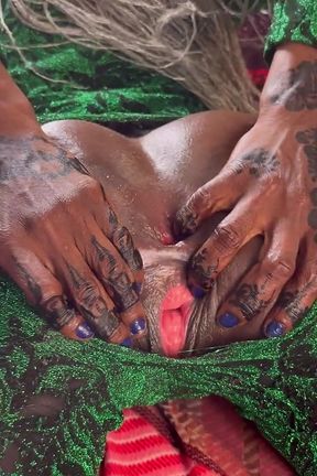 MILF Had Her Asshole Roughly Fucked by BBC