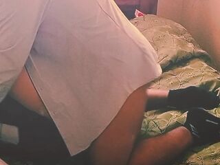 Completo me tiro a esta femboy duro hasta venirme en su culo