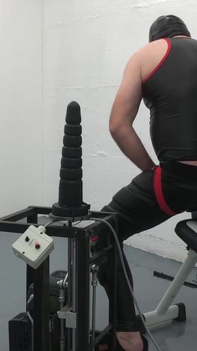 Front view fucking machine Mr Ed dildo huge plug maskulo leggings   Clip 2