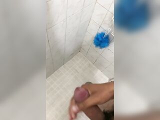 Tiro mi leche solito en el baño
