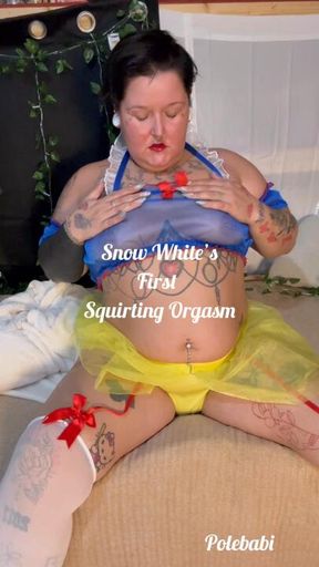 Snow White’s first squirting orgasm