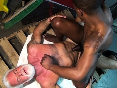 Justin Bold fucks his big dick barber Jake Marshall