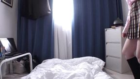 Beautiful girl wakes up to morning sex and oral