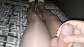 dani_leg in tan pantyhose showing off sexy legs