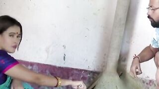 Aapke Rekhein Nahin, Aapkee Hadd khojo Aapki Gehar ki Madam! Kahaani  Akeli Bihari Bhabhi Ko Dono Dewaro Ne Aapne Bade Lund Se Chudai karni!