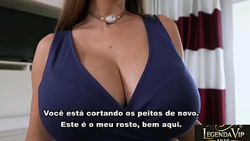 Milf peituda flagrou seu enteado cheirando sua Calcinha