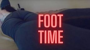 Giantess Crew – VEE – FootTime