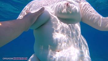 OMG! Pervert voyeur filmed and touched me underwater - Curvy German BBW on cam while swimming in the ocean - Naughty summer vacation vlog