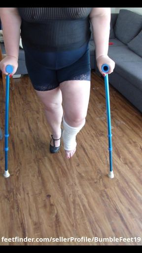 BBW with SLC leg first try high heel crutching